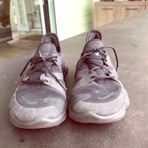 Black nike free run shoes